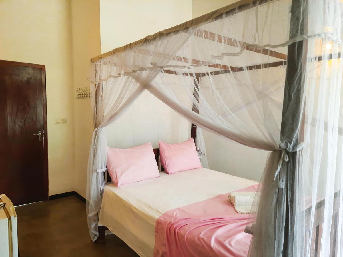 Unawatuna Guest Bagian luar foto
