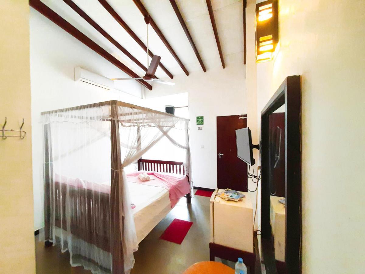 Unawatuna Guest Bagian luar foto