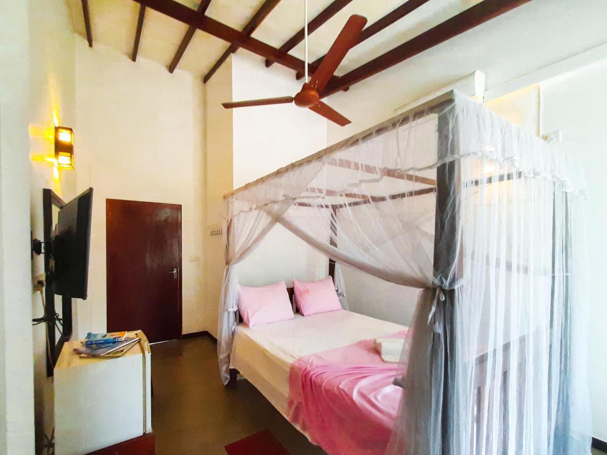 Unawatuna Guest Bagian luar foto